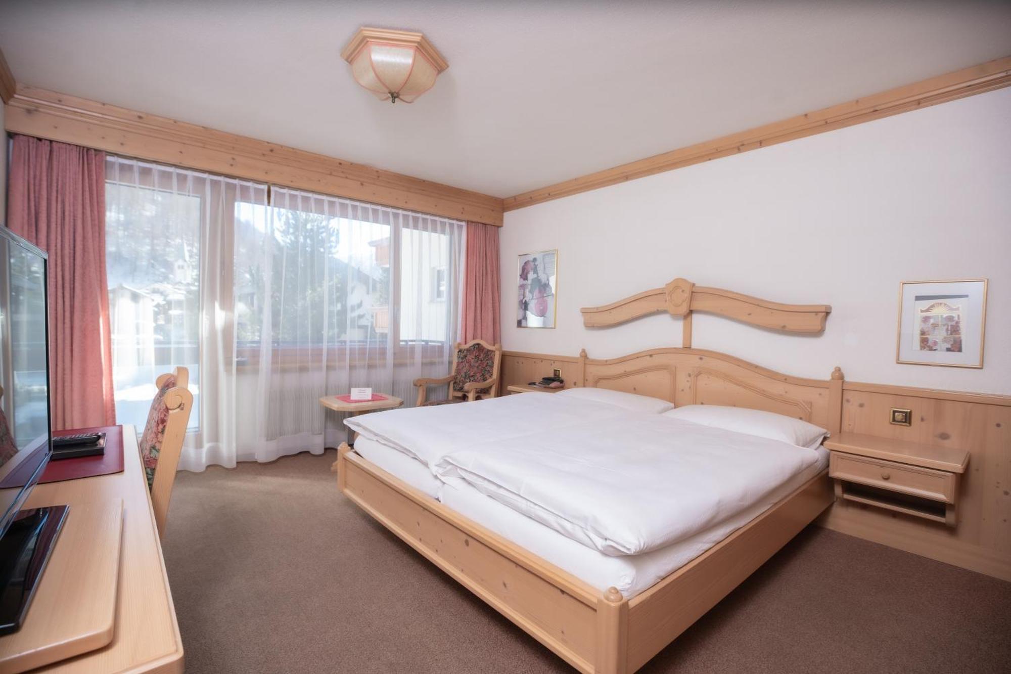Alpenhof Hotel 3*