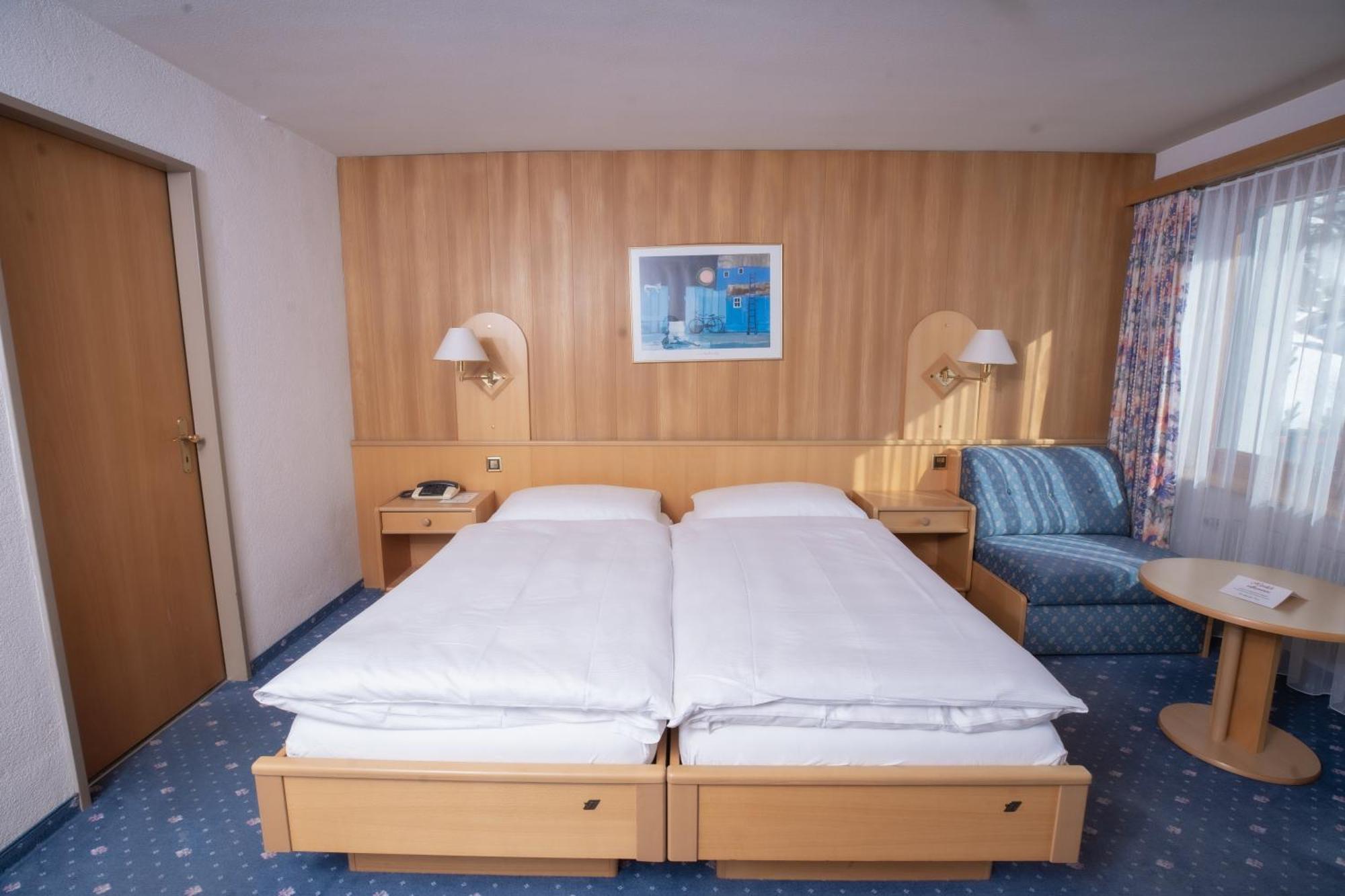 Alpenhof Hotel 3*