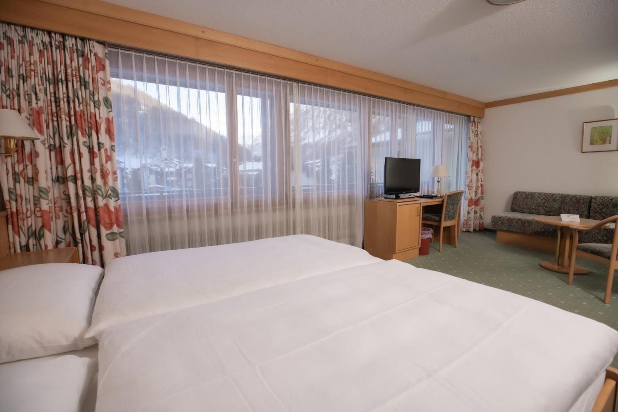 Alpenhof Hotel 3*